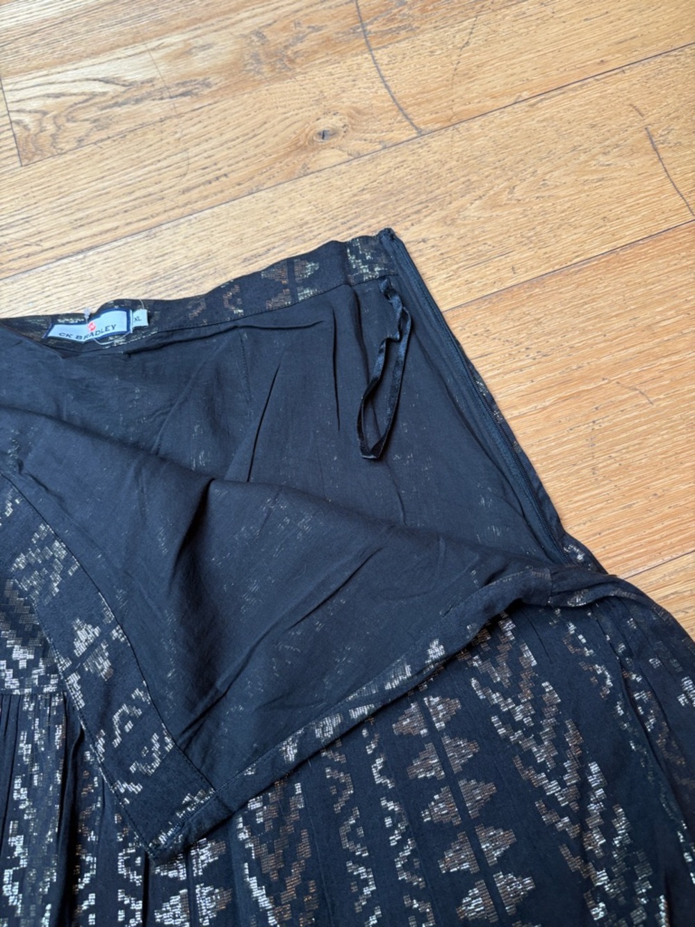 New CK Bradley Skirt. Size XL - Picture 5 of 8